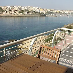 https://seafront-apartment-marsascala.qawrahotelsmalta.org